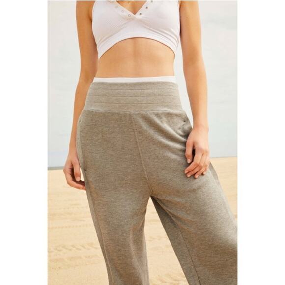 Free People Windy Meadow Jogger in Heather Gray Size Medium Gently Used - Picture 2 of 9